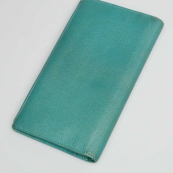 Chanel Green Leather Camellia Long Wallet - Picture 2 of 10